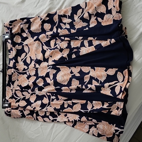 Skirt & top set - Picture 3 of 4